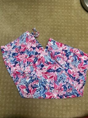 EUC summer wide leg capri with pockets!